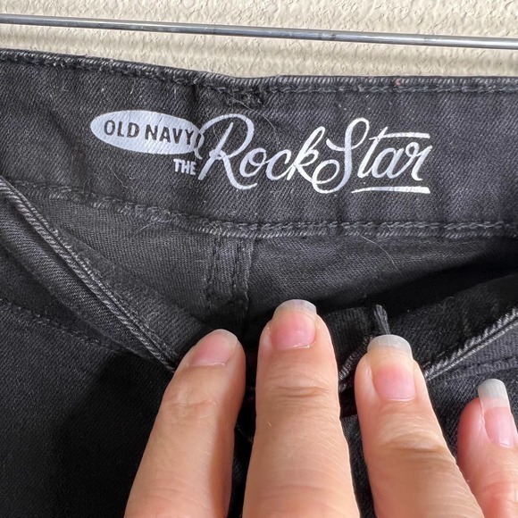 Old‎ Navy Rockstar Black Wash Distressed Jeans Women's Size 16 Regular - Picture 2 of 12